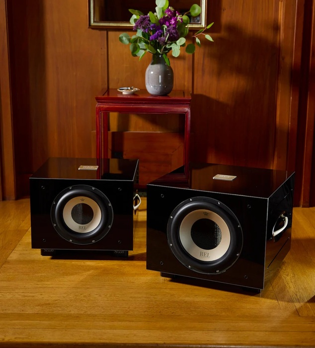 REL S850 Black Pair Displayed